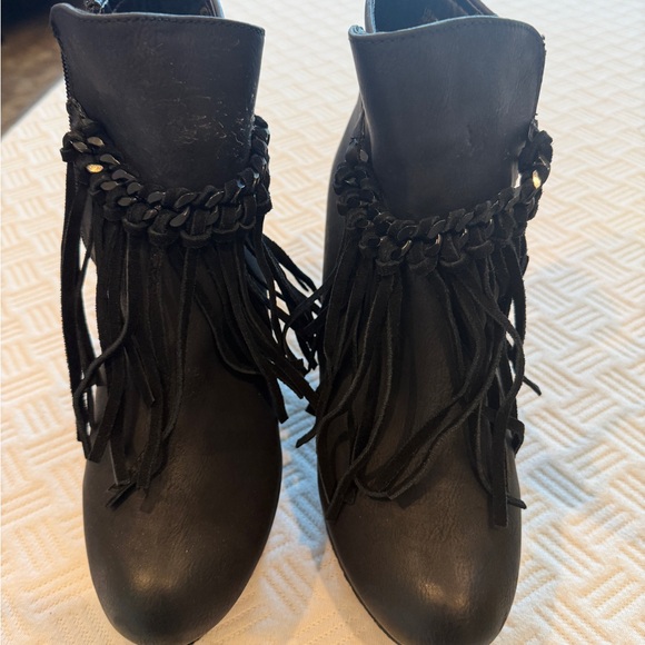 Sbicca Black Fringe Wedge Ankle Boots - Picture 4 of 5